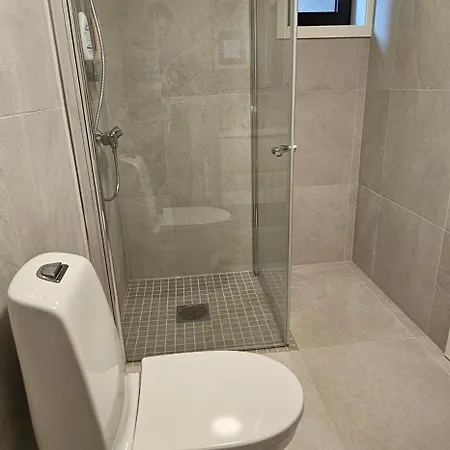 Moderne 2 Roms Leilighet Med Gratis Parkering Naer Sentrum *