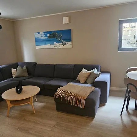 Apartment Spacious 2 Bedroom In *