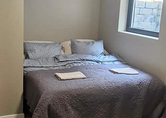 Moderne 2 Roms Leilighet Med Gratis Parkering Naer Sentrum Apartament